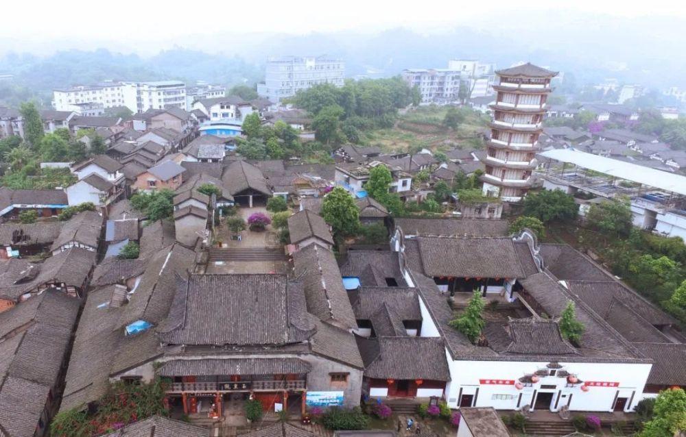 李菲儿在吐槽大会中承认假唱并鞠躬道歉,是否会被网友们原谅?- 专业有问必答平台